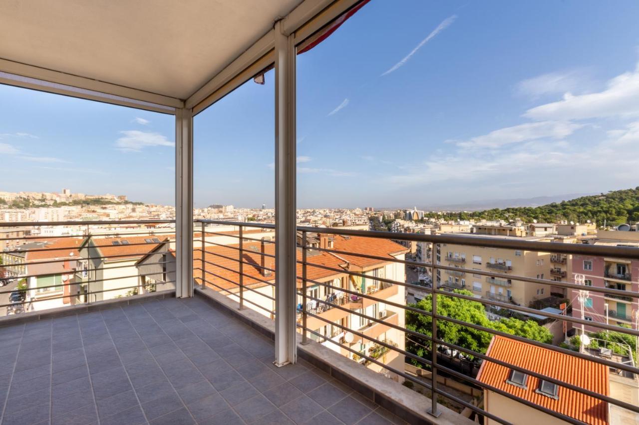 Terrazza61 - Appartamento Con Vista Spettacolare Sulla Citta Di Каляри Екстериор снимка